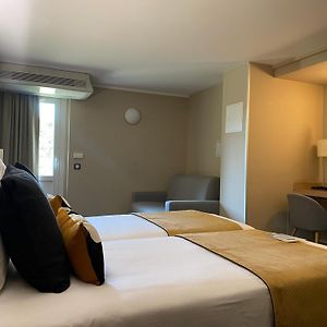 Zimmer mit zwei Einzelbetten